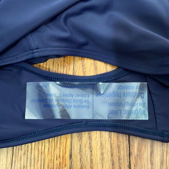 Andie The Malibu One Piece LT Swimsuit Navy size M long torso NWT - Picture 5 of 7